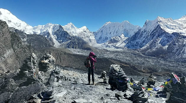 Trek from Chhukung 4,730m to Kongma La and again up to Lobuche 4,910m