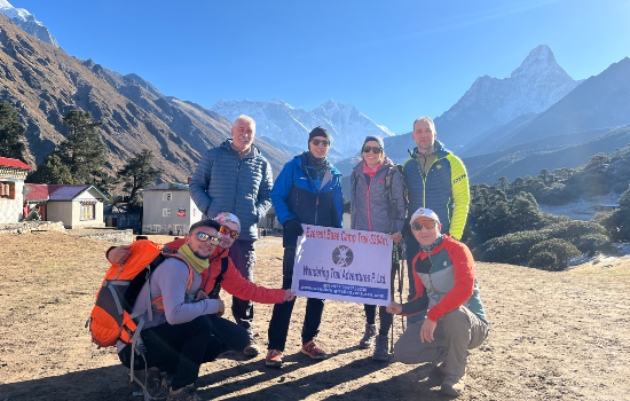 Trek from Tengboch 3,810me to Dingboche 4,410m