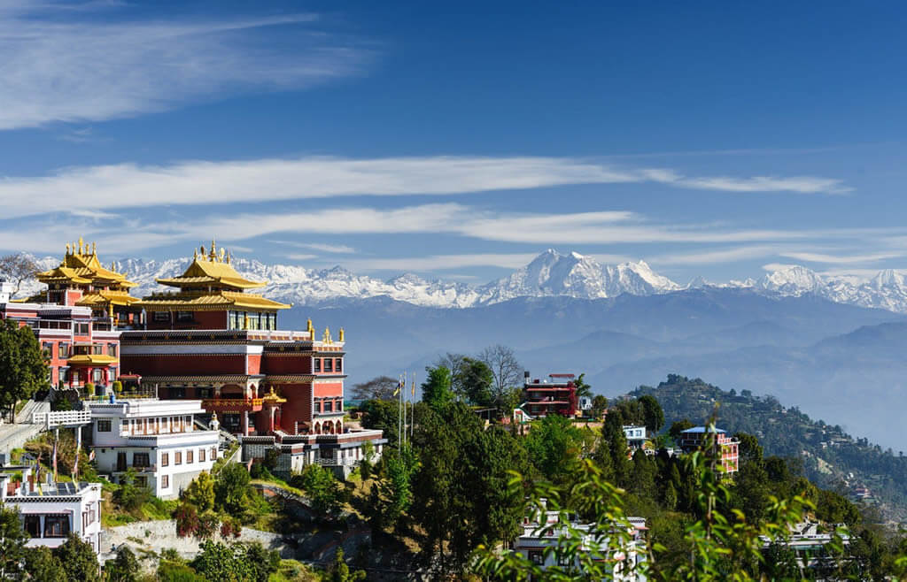 Trek from Chisapani to Nagarkot (2,195 meters)