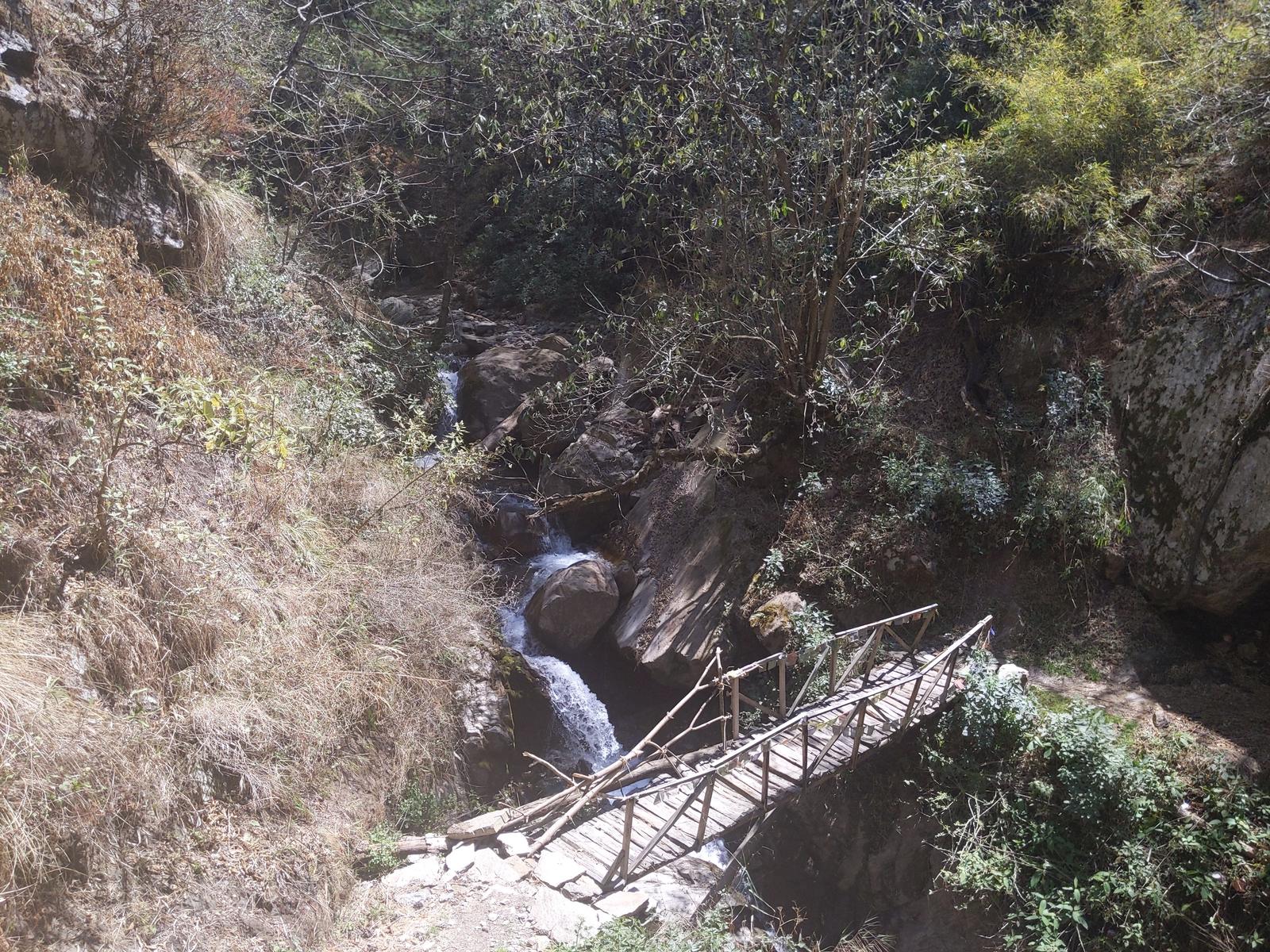 Trek from Lama Hotel to Khanjim(2556 m)