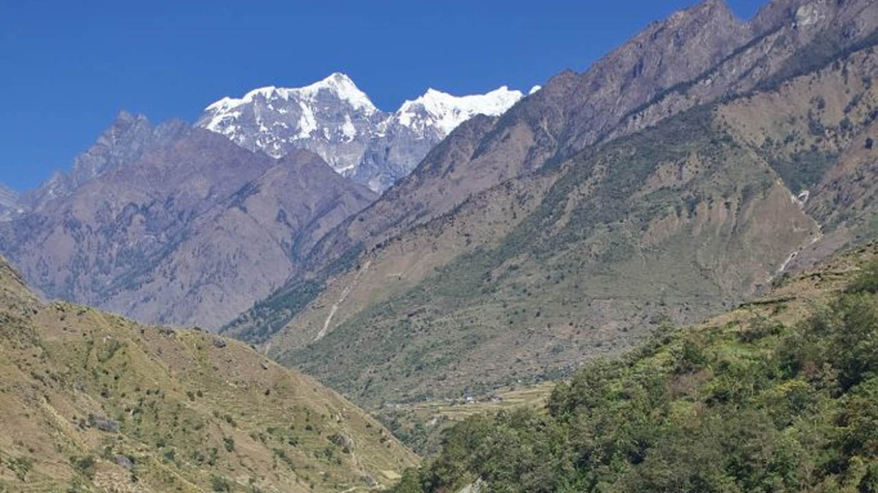 Trek from Tilje to Dharapani & Drive to Besisahar (760 m)