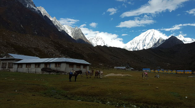 Trek from Bhimtang to Tilje (2,300 m)