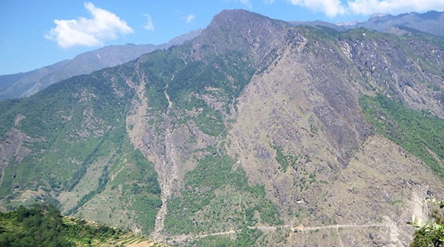 Trek from Dongang to Beding 3,690m