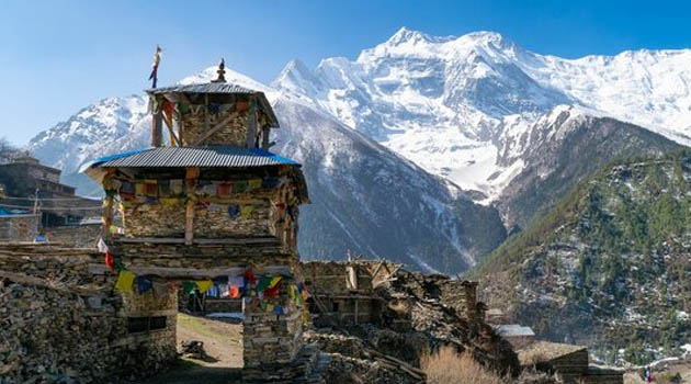 Trek from Chame 2,650m to Upper Pisang