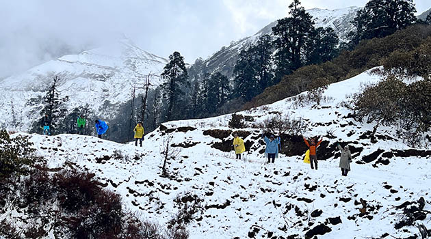 Drive to Syaprubeshi (1530 m) - 6/7 hrs