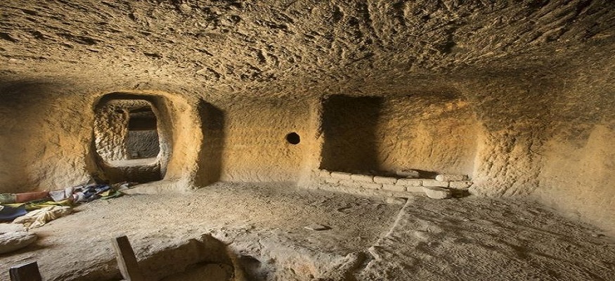 Visiting the Chhoser Caves (3,900 meters)