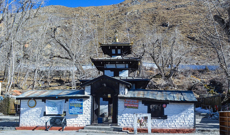Trek from Thorung Phedi to Muktinath (3710 meters)