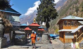 Trek from Deng to Namrung (1,860-2,630m)