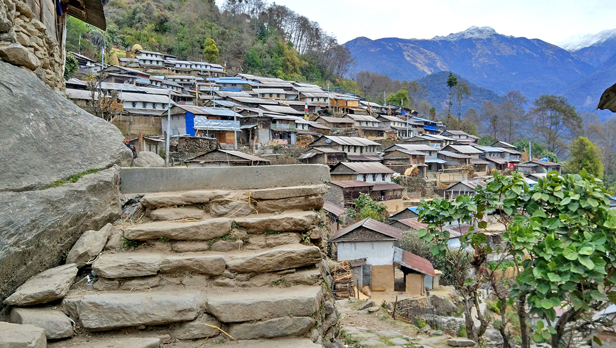 Trek from Kori Danda to Sikles(1980m)